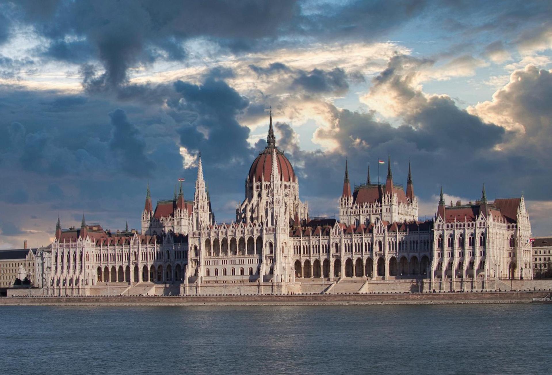 U Home Central Budapeste Exterior foto